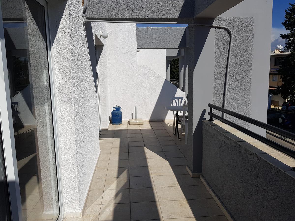 Valentinos Court Apartment Paphos Bagian luar foto