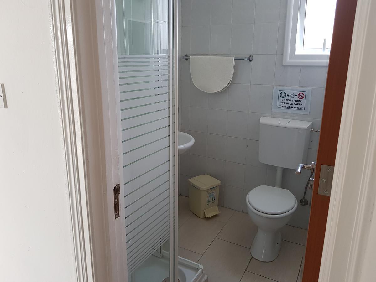 Valentinos Court Apartment Paphos Bagian luar foto