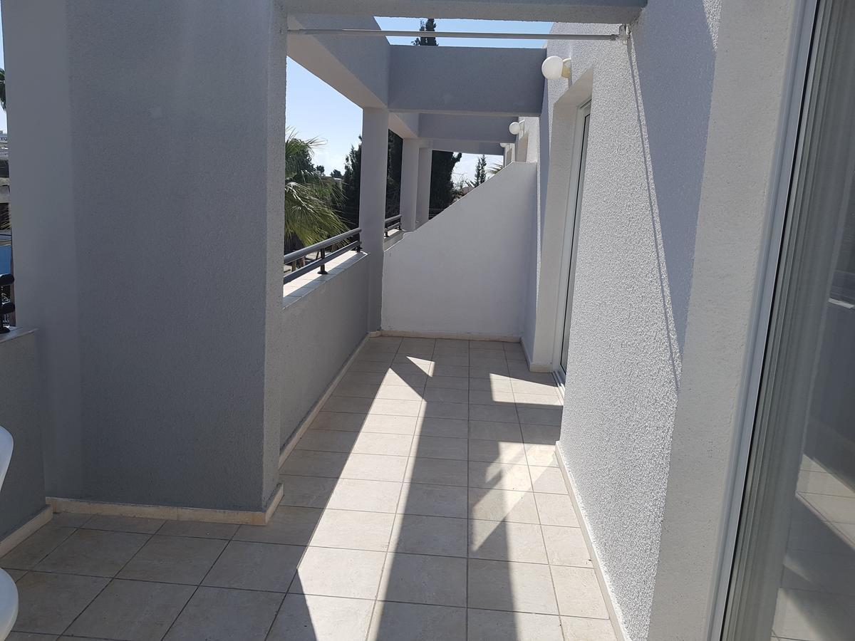 Valentinos Court Apartment Paphos Bagian luar foto